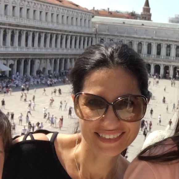 Meet your Posher, Anat - Picture 1 of 1
